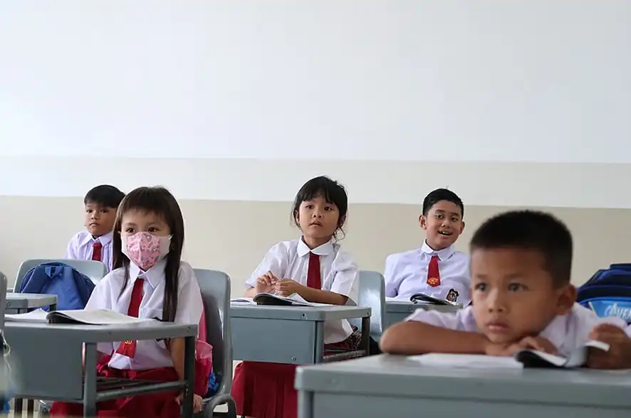 Simulasi dan Penyuluhan Mitigasi Bencana Alam Gempa Bumi Bagi Siswa & Siswi